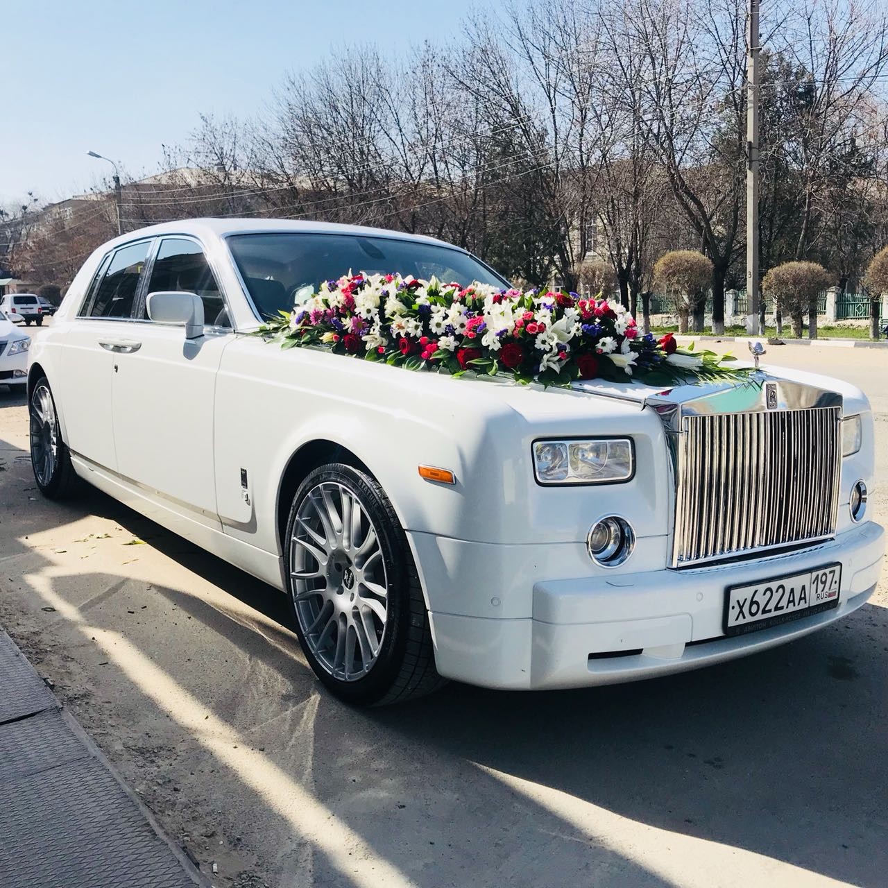 Аренда Rolls-Royce Phantom представительского класса с водителем в  Пятигорске по цене от 6000 рублей в час | REQCAR.COM